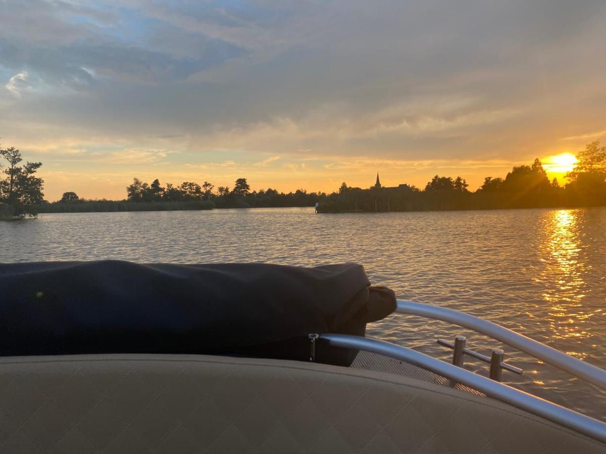Casa Aan De Plas, B&B Met Sauna En Hottub Of Jacuzzi Nieuwkoop Dış mekan fotoğraf