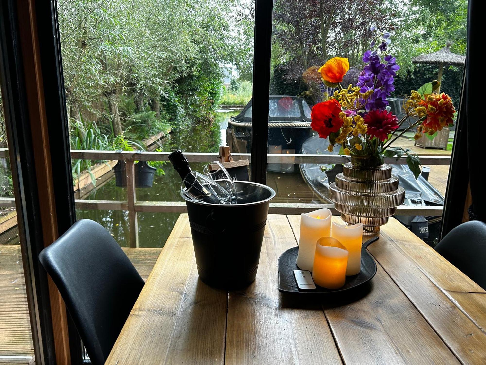 Casa Aan De Plas, B&B Met Sauna En Hottub Of Jacuzzi Nieuwkoop Dış mekan fotoğraf